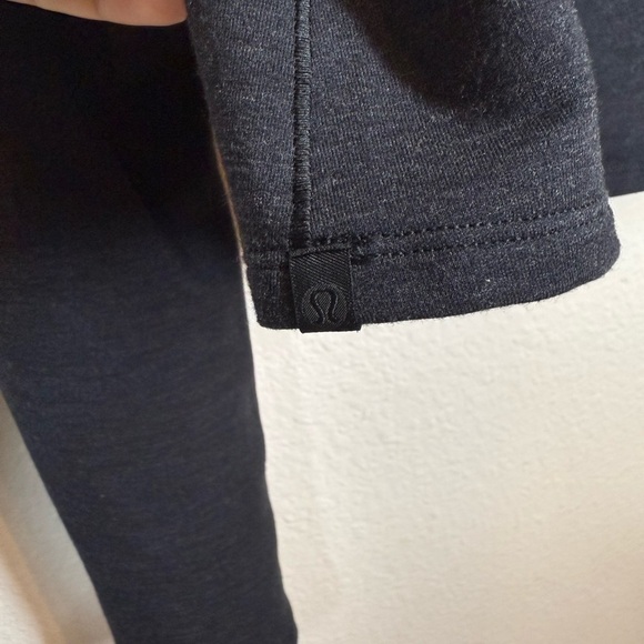 Lululemon Show your Depth Long Sleeve Size M/L - Picture 7 of 7